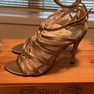 New Stuart Weitzman Taupe/Gold heels. Size 10